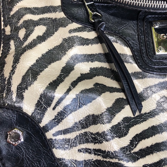 Gianni Bini Zebra Hobo ‘Maya’ Bag - Picture 11 of 14